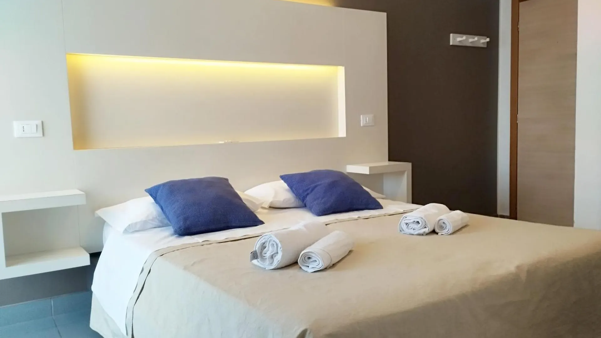 Hotel Desire' Riccione 3*,  Italia