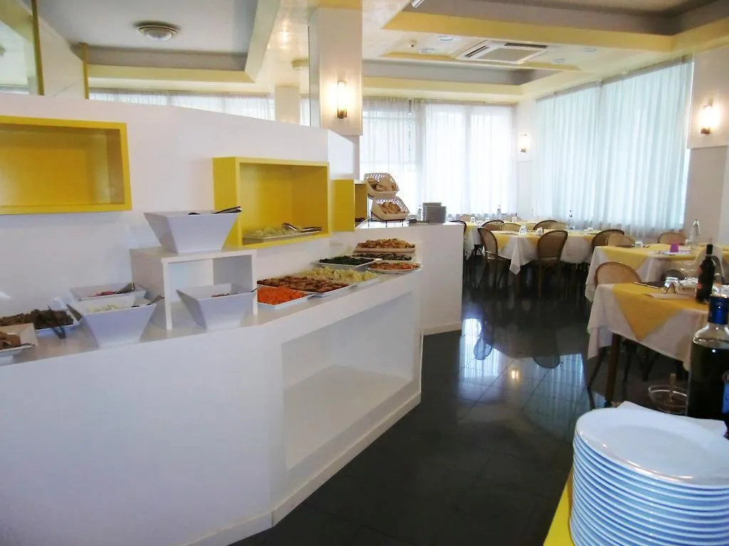 ***  Hotel Desire' Riccione Italia