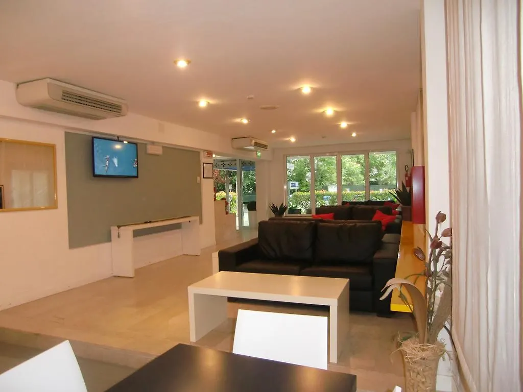 ***  Hotel Desire' Riccione Italia