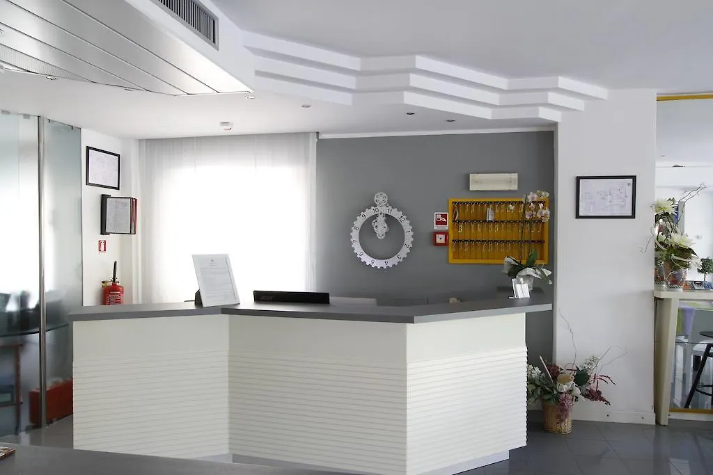 Hotel Desire'